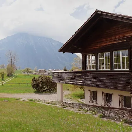 Ganzes Haus Holiday home Aeschi Bei Spiez